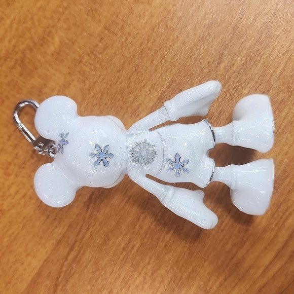Disney X Baublebar Mickey Mouse Disney Snowflake Pattern Bag Charm/Keychain - Picture 2 of 4